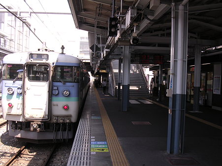 松本駅ホーム２