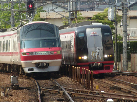 2201Fと1000系並び@神宮前
