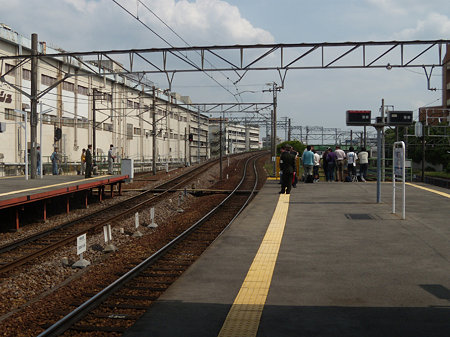 混雑する神宮前お立ち台