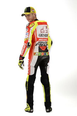 valentino_rossi_ducati_tuta_2011_4