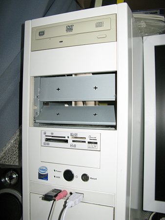 2009.06.09 Aerocool Modern-V(6/13)