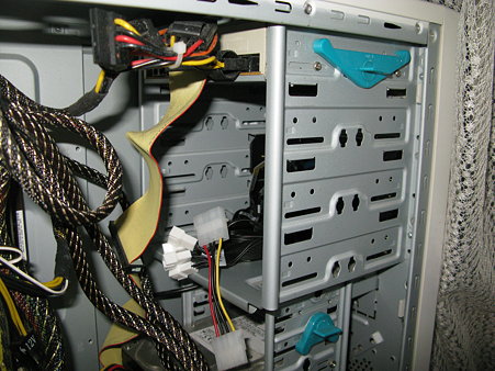 2009.06.09 Aerocool Modern-V(9/13)