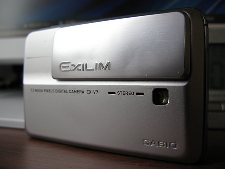 2009.11.01 CASIO EXILIM EX-V7 スライド部分 自己修理(1/7)
