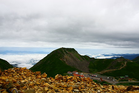 富士見岳山頂から雲海と畳平