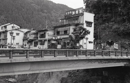 201206xxM3BW019bridgeL