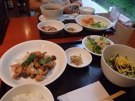 本日はランチを