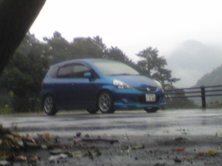 洗車したのに雨…orz　(駐車場にて)