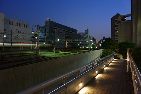 錦糸町は夜の七時。