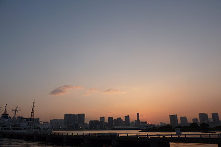 夕刻の湾景