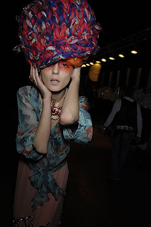 Fall 2008 RTW John Galliano - Backstage