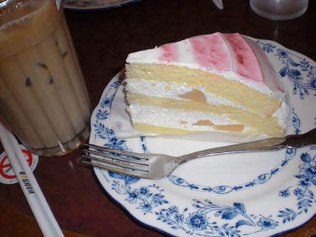 ドトール　桃のケーキ