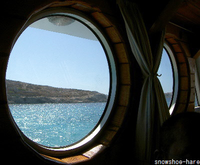 船の丸窓