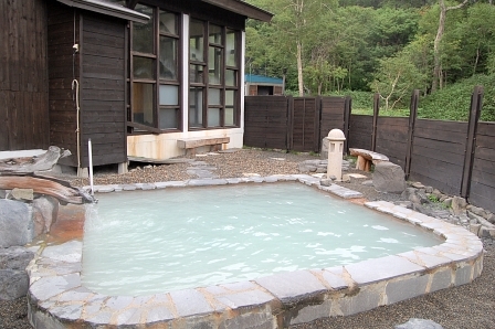 白濁した湯面