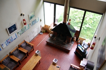 2階から望むロビー
