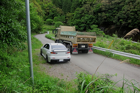 ダンプカーとの遭遇(汗)